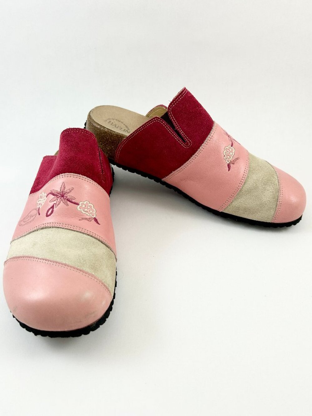 HAFLINGER Pink Leather/Suede Clogs with Floral Embroidery 41 EU/10 US
